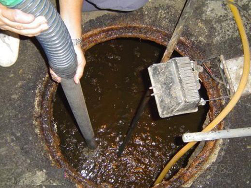 松潘隔油池清理